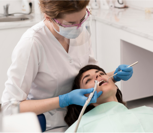 Профессиональная чистка зубов по выгодной цене 3 500 руб.